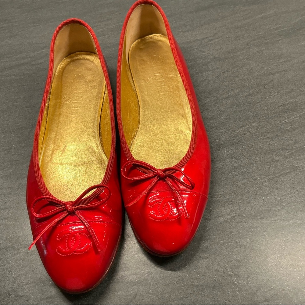 CHANEL Red Flats with Bow Detail